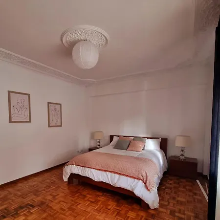 아파트 Modern & Cosy In Centre