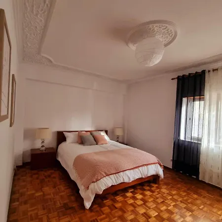 Lägenhet Modern & Cosy In Centre